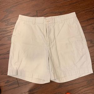 Vineyard Vines Light Khaki shorts Sz 34